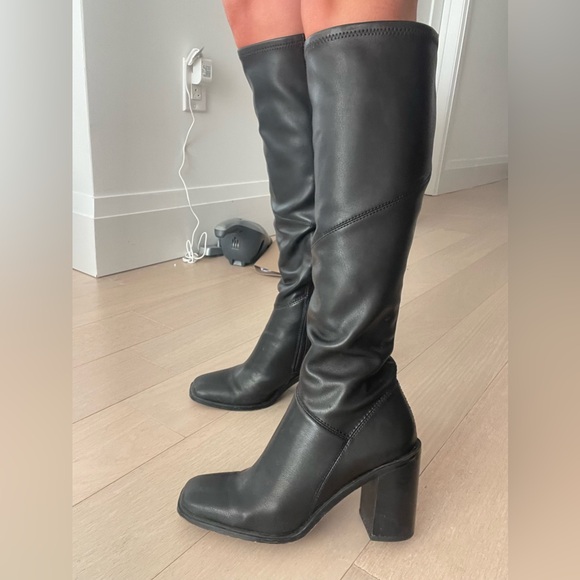 Shoes - Knee high Black Boots